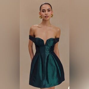 NWT! MESHKI Diana Emerald Green Mini Dress